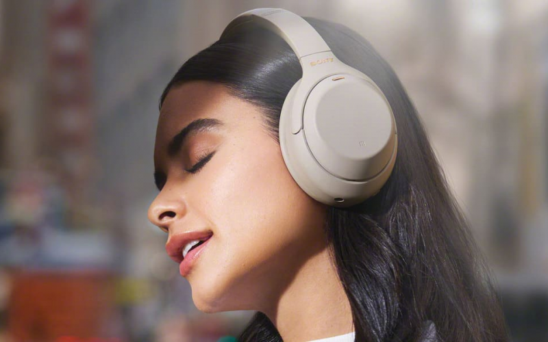 how to make headphone louder